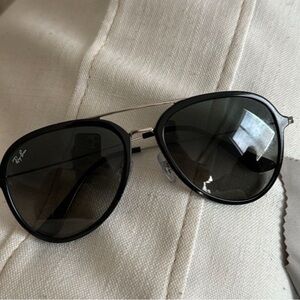 Ray-Ban Black Aviator Sunglasses